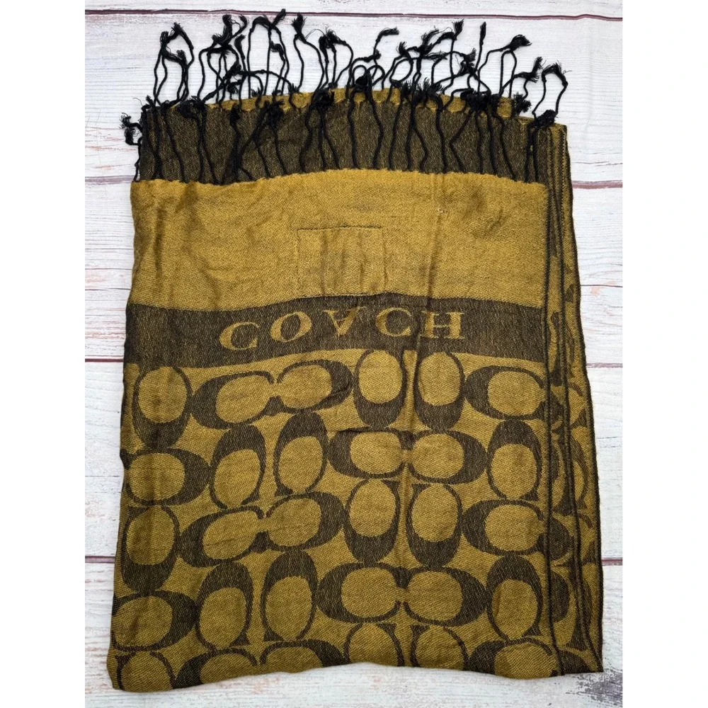 Coach Signature C‎ Logo Jacquard Fringe Wrap Scarf Gold Black